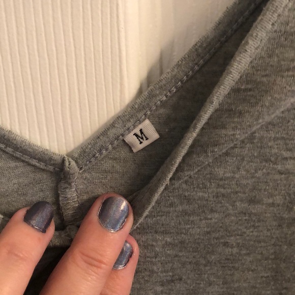 Grey shirt - Picture 3 of 3